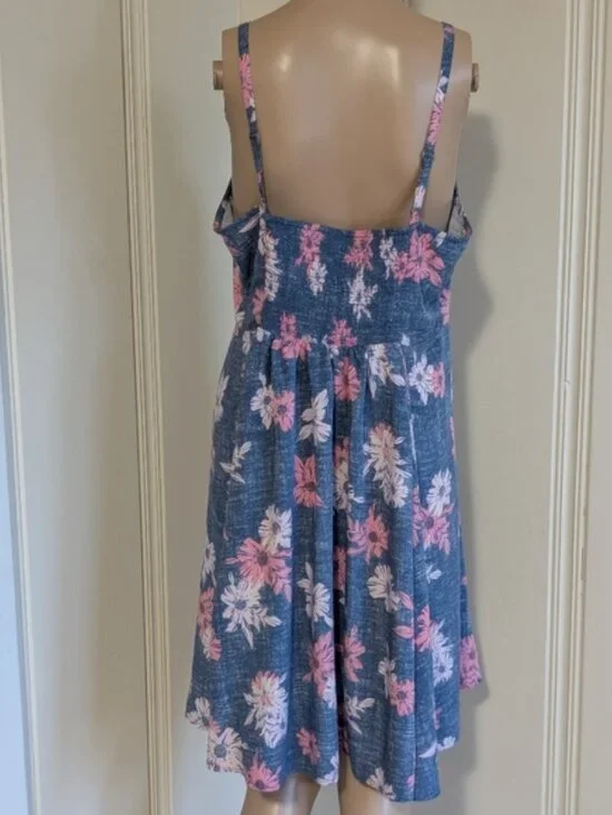 GAP. SUNDRESS. SQUARE NECK. SWING SKIRT. ADJUSTABLE STRAPS. - Picture 2 of 4